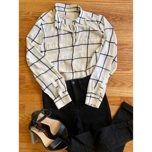 LOFT B&W Windowpane Polyester Blouse Size M
